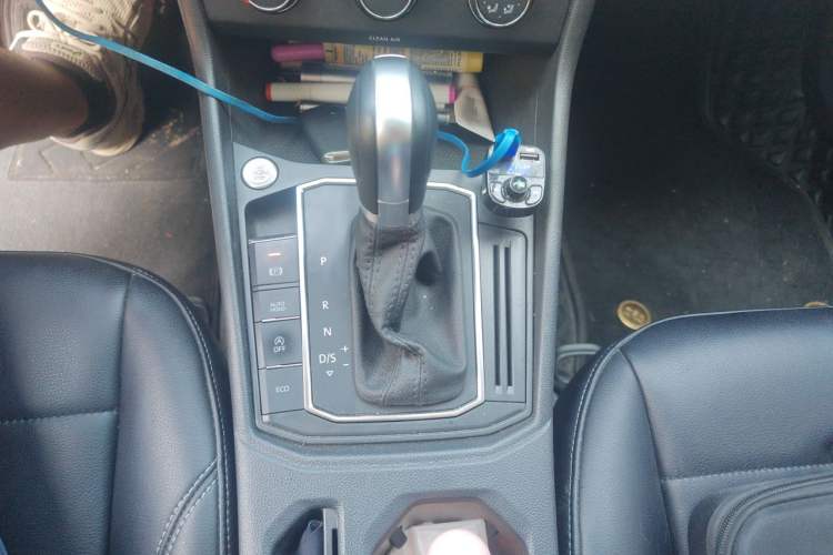 Used Volkswagen Lavida 2023 300TSI DSG Full-Comfort Edition Gear Lever