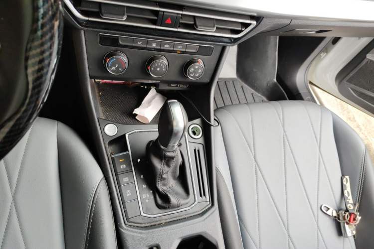 Used Volkswagen Lavida 2023 Revised Version 1.5L Automatic 5 Millionth Edition Gear Lever