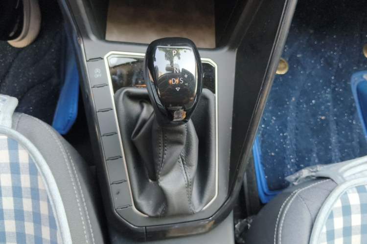 Used Volkswagen Lavida 2023 New Sharp 1.5L Automatic Excellent New Edition Gear Lever