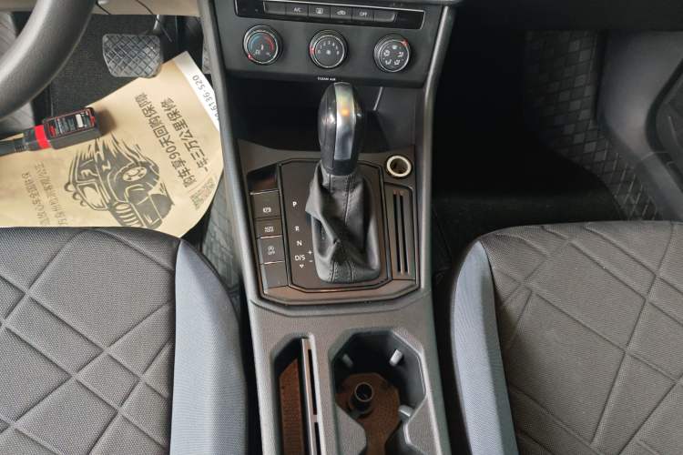 Used Volkswagen Lavida 2023 1.5L Automatic De Yi Edition Gear Lever