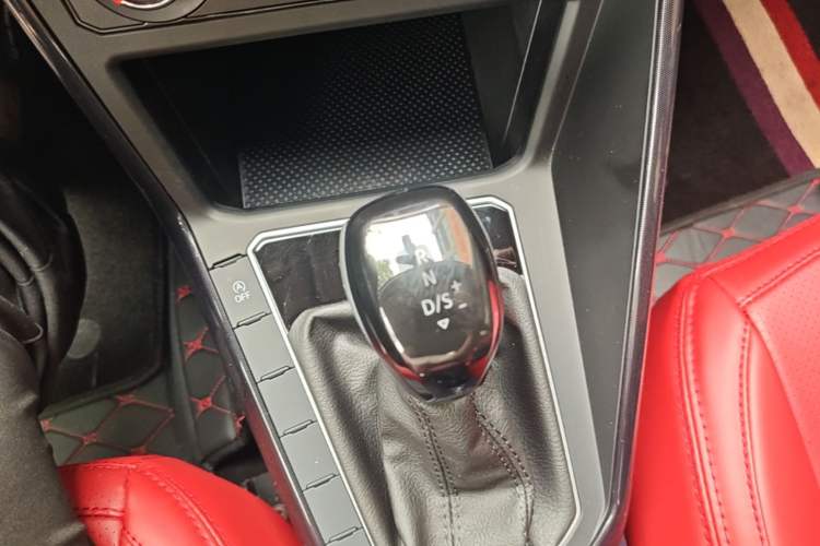 Used Volkswagen Lavida 2023 New Sharp 1.5L Automatic Excellent New Edition Gear Lever