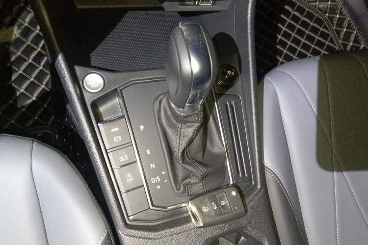 Used Volkswagen Lavida 2023 Revised Version 1.5L Automatic 5 Millionth Edition Gear Lever
