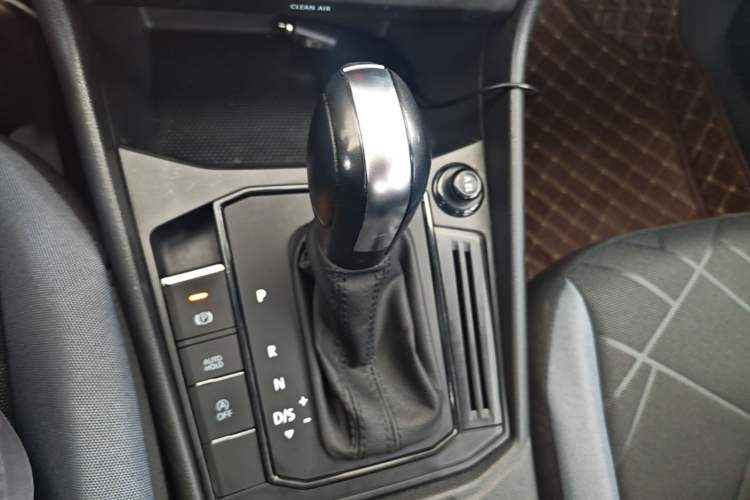 Used Volkswagen Lavida 2023 Revised 1.5L Automatic DeYi Edition Gear Lever