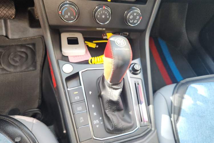 Used Volkswagen Lavida 2023 1.5L Automatic 5 Million Edition Gear Lever