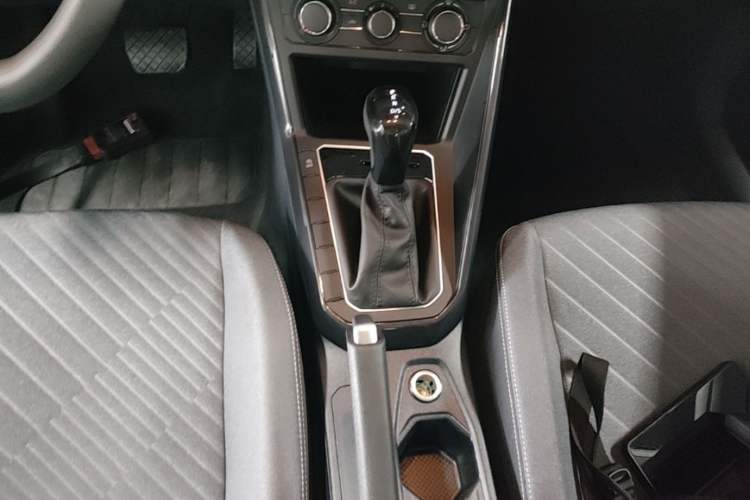 Used Volkswagen Lavida 2023 New Sharp 1.5L Automatic Excellent New Edition Gear Lever
