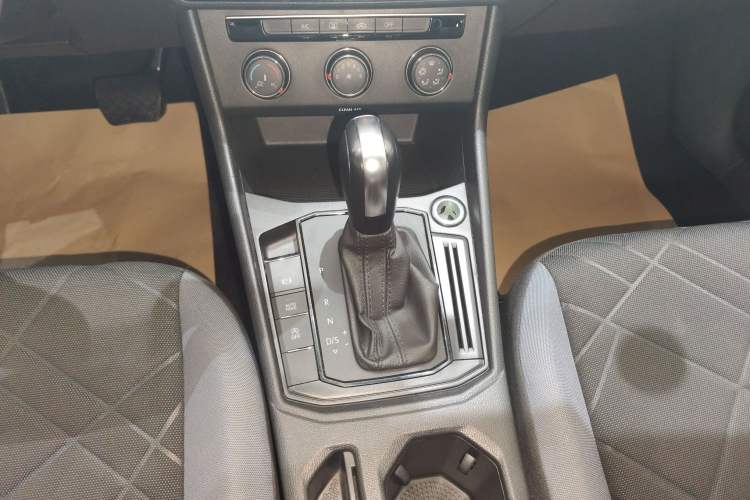 Used Volkswagen Lavida 2023 Revised 1.5L Automatic DeYi Edition Gear Lever