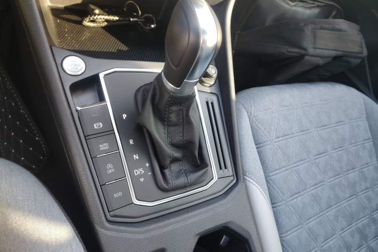 Used Volkswagen Lavida 2023 280TSI DSG Full-Comfort Edition Gear Lever