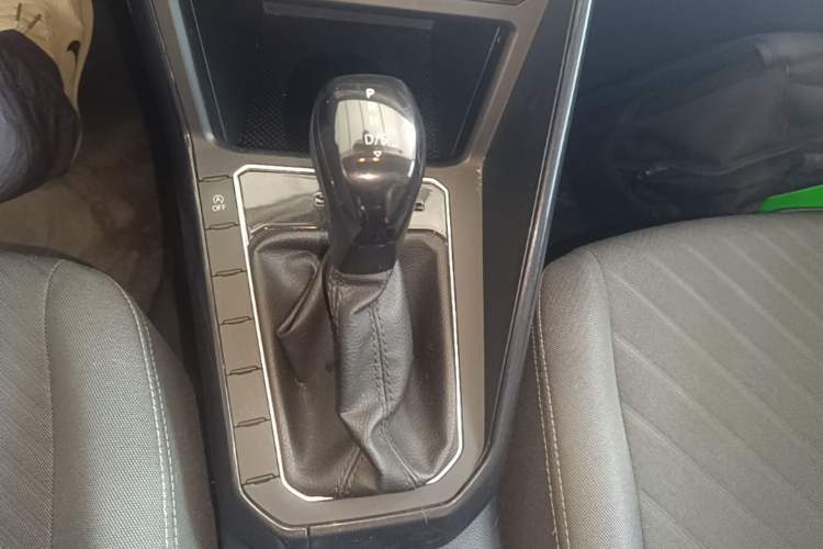 Used Volkswagen Lavida 2023 New Rui 1.5L Automatic New Yi Edition Gear Lever