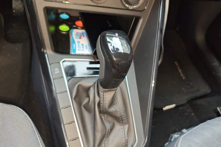 Used Volkswagen Lavida 2023 New Rui 1.5L Automatic New Yi Edition Gear Lever