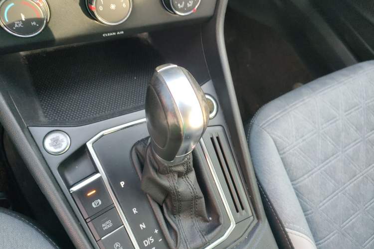 Used Volkswagen Lavida 2023 1.5L Automatic Full-Comfort Edition Gear Lever