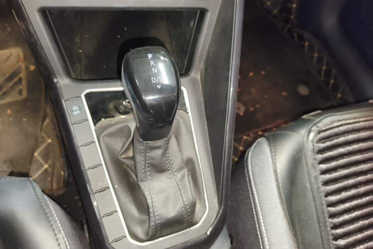 Used Volkswagen Lavida 2023 New Sharp 1.5L Automatic Excellent New Edition Gear Lever