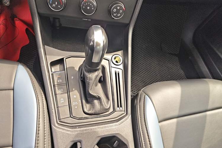 Used Volkswagen Lavida 2023 1.5L Automatic De Yi Edition Gear Lever