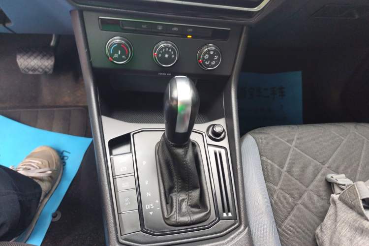 Used Volkswagen Lavida 2023 1.5L Automatic De Yi Edition Gear Lever