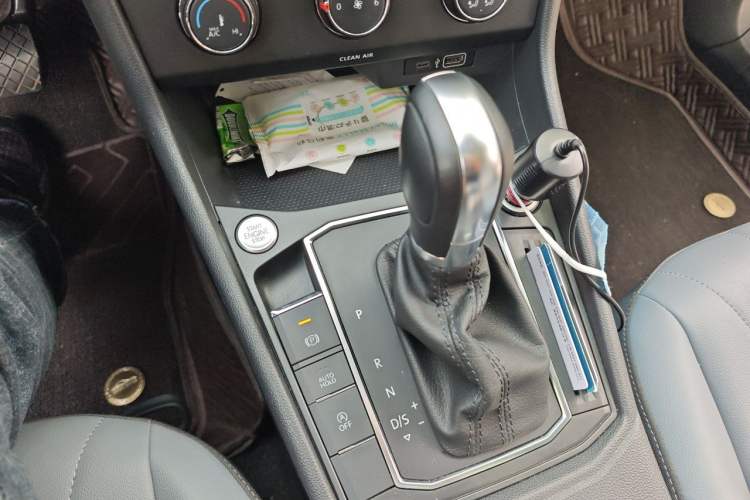 Used Volkswagen Lavida 2023 1.5L Automatic 5 Million Edition Gear Lever