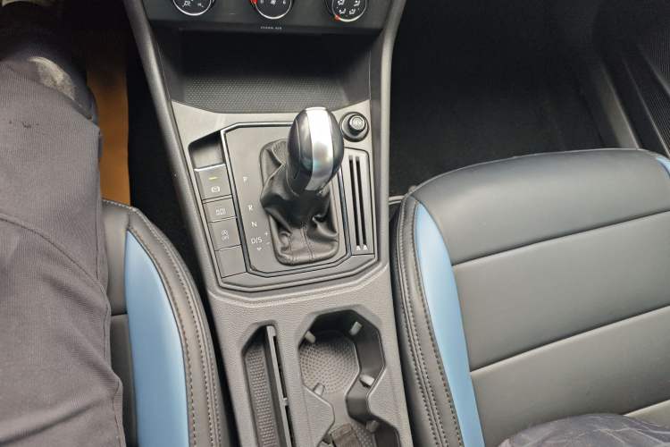 Used Volkswagen Lavida 2023 Revised 1.5L Automatic DeYi Edition Gear Lever