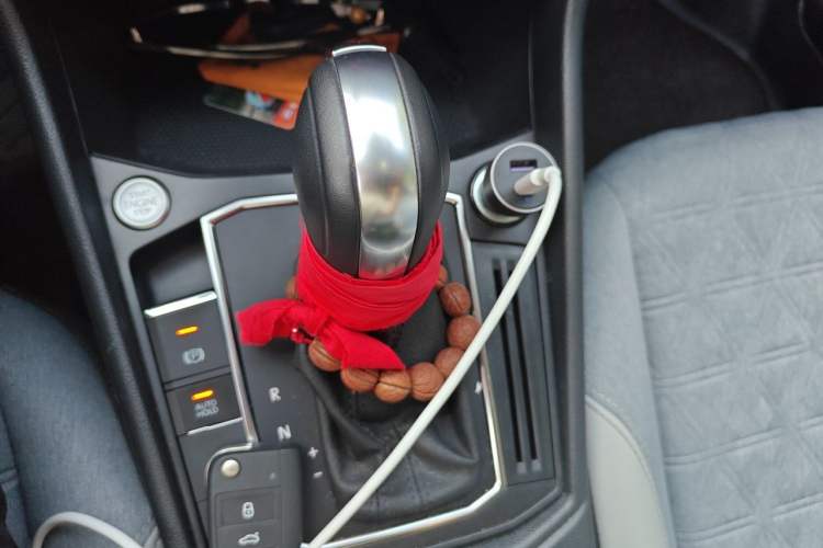 Used Volkswagen Lavida 2023 300TSI DSG Full-Comfort Edition Gear Lever