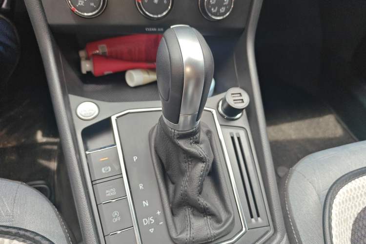 Used Volkswagen Lavida 2023 300TSI DSG Full-Comfort Edition Gear Lever