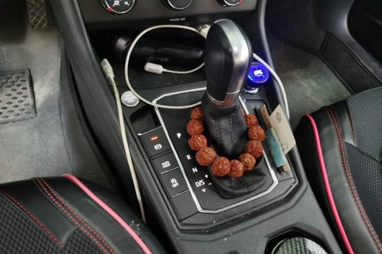 Used Volkswagen Lavida 2023 Revised Version 1.5L Automatic Starry Sky Edition – 5 Million Units Gear Lever