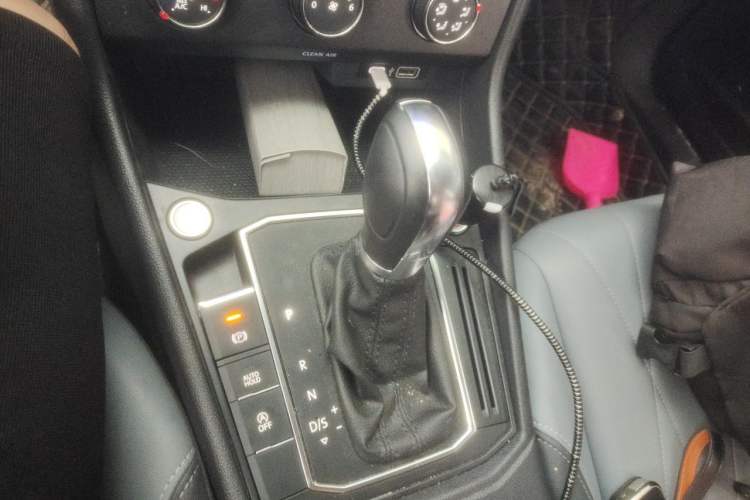 Used Volkswagen Lavida 2023 1.5L Automatic 5 Million Edition Gear Lever
