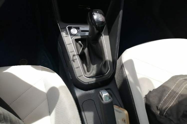 Used Volkswagen Lavida 2023 New Sharp 1.5L Automatic New Wish Edition Gear Lever