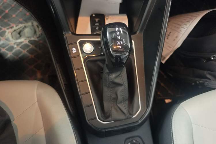 Used Volkswagen Lavida 2023 New Sharp 1.5L Automatic New Wish Edition Gear Lever