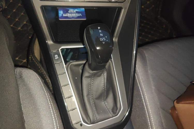 Used Volkswagen Lavida 2023 New Rui 1.5L Automatic New Yi Edition Gear Lever