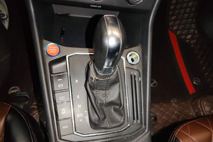 Used Volkswagen Lavida 2023 300TSI DSG Full-Comfort Edition Gear Lever