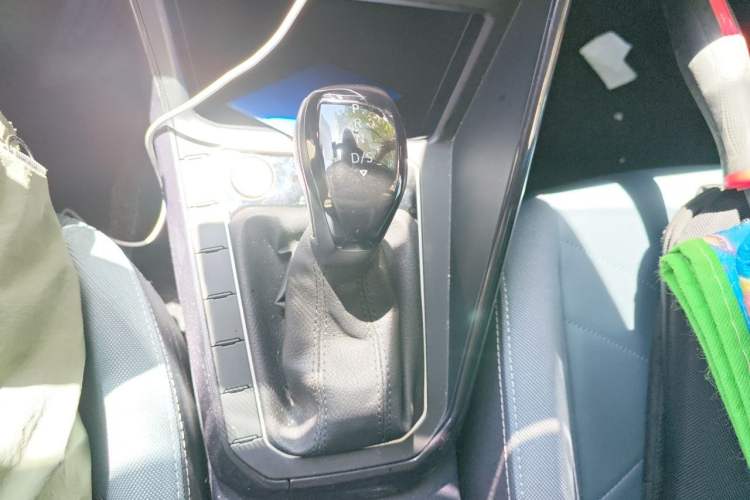Used Volkswagen Lavida 2023 New Sharp 1.5L Automatic New Wish Edition Gear Lever