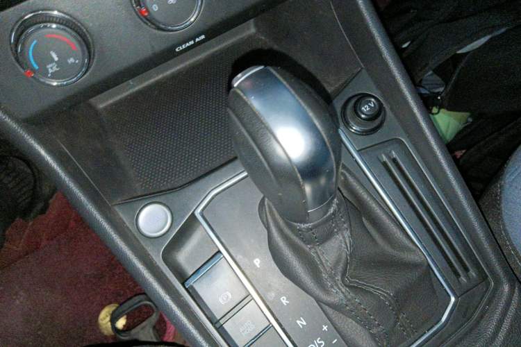 Used Volkswagen Lavida 2023 300TSI DSG Full-Comfort Edition Gear Lever