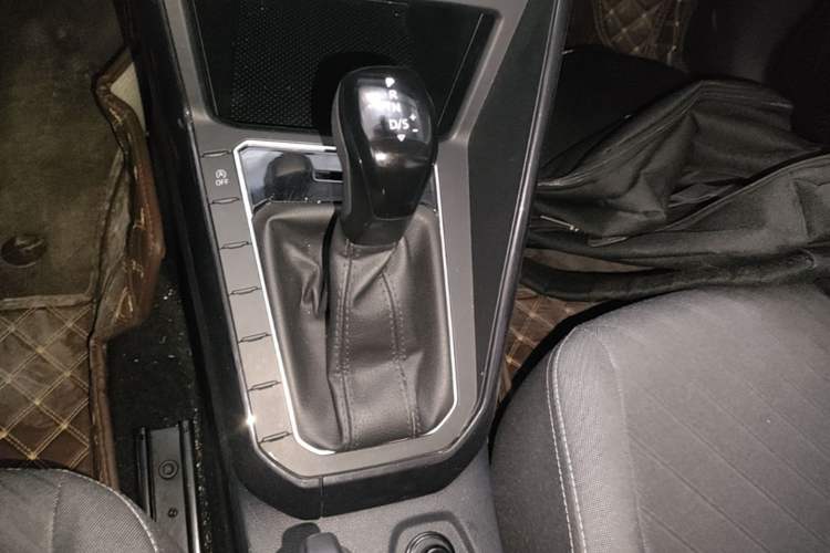 Used Volkswagen Lavida 2023 New Rui 1.5L Automatic New Yi Edition Gear Lever