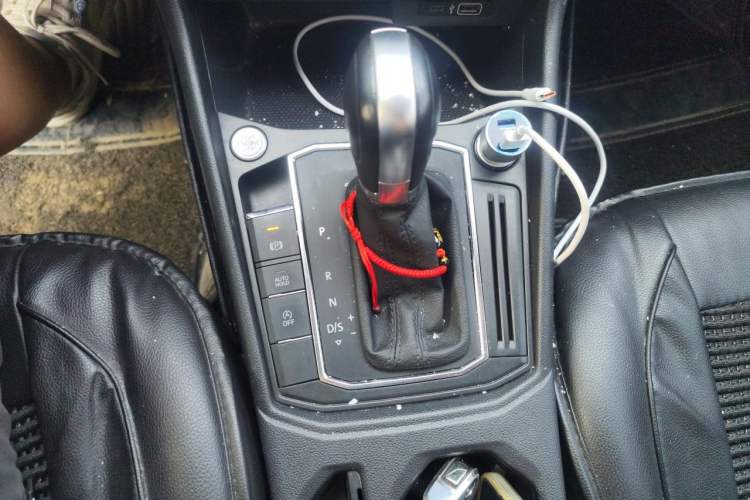Used Volkswagen Lavida 2023 1.5L Automatic 5 Million Edition Gear Lever