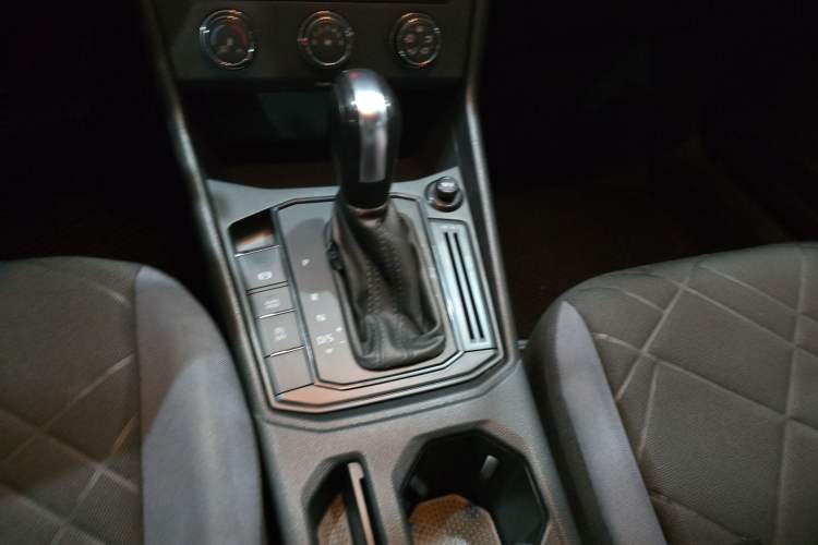 Used Volkswagen Lavida 2023 1.5L Automatic De Yi Edition Gear Lever