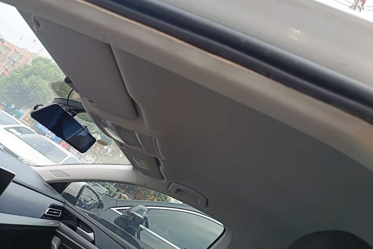 Used Volkswagen Lavida 2023 1.5L Automatic De Yi Edition Headliner