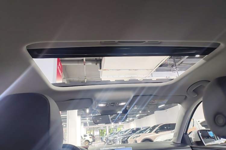 Used Volkswagen Lavida 2023 300TSI DSG Full-Comfort Edition Headliner
