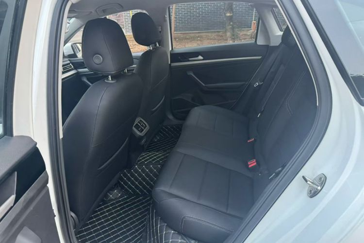 Used Volkswagen Lavida 2023 1.5L Automatic De Yi Edition Interior 3