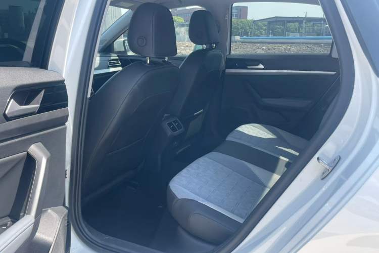 Used Volkswagen Lavida 2023 300TSI DSG Full-Comfort Edition Interior 3