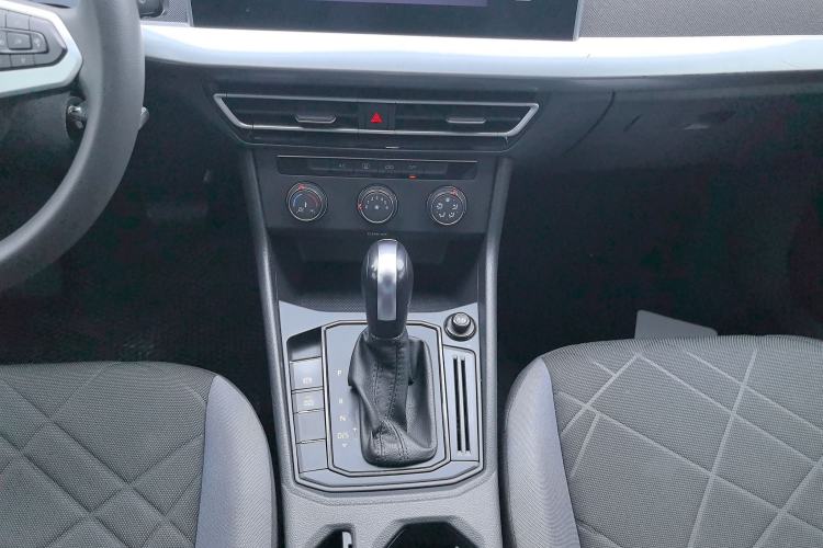 Used Volkswagen Lavida 2023 1.5L Automatic De Yi Edition Interior 3
