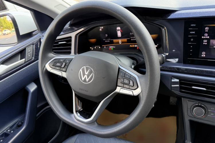 Used Volkswagen Lavida 2023 New Sharp 1.5L Automatic Excellent New Edition Interior 4