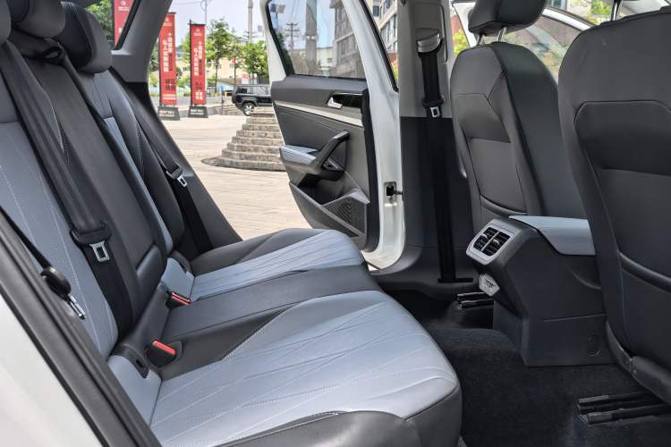 Used Volkswagen Lavida 2023 1.5L Automatic 5 Million Edition Interior 4