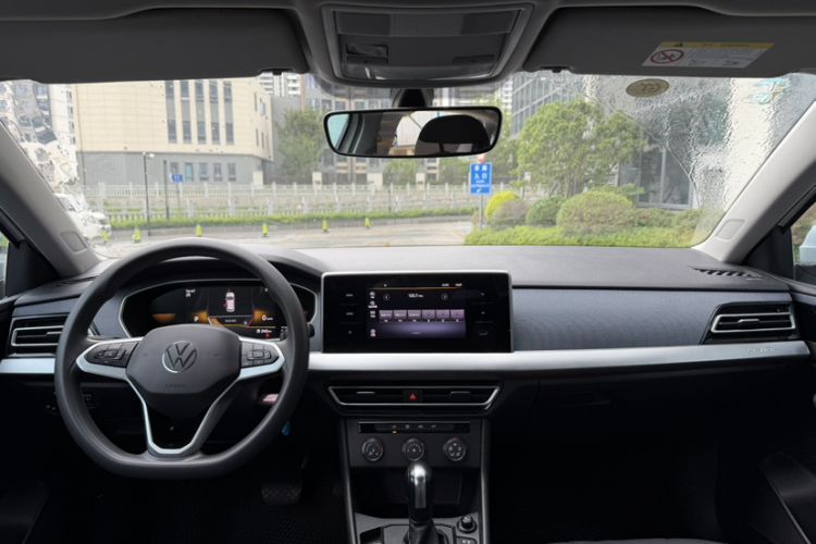 Used Volkswagen Lavida 2023 1.5L Automatic De Yi Edition Interior 4