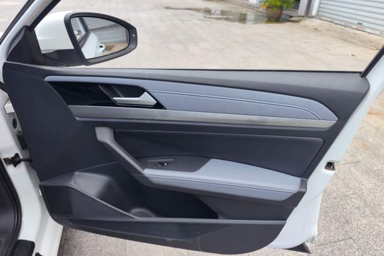 Used Volkswagen Lavida 2023 300TSI DSG Full-Comfort Edition Interior 7