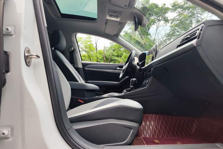 Used Volkswagen Lavida 2023 300TSI DSG Full-Comfort Edition Interior 8