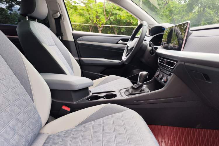 Used Volkswagen Lavida 2023 300TSI DSG Full-Comfort Edition Interior 9