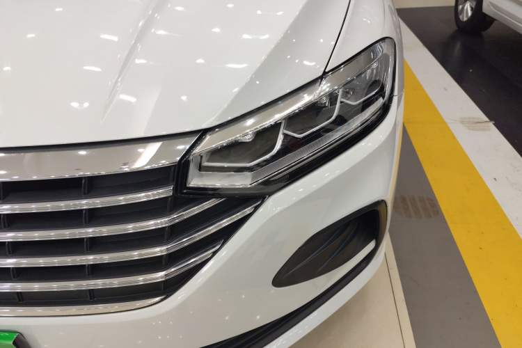 Used Volkswagen Lavida 2023 Revised 1.5L Automatic DeYi Edition Left Front Headlight