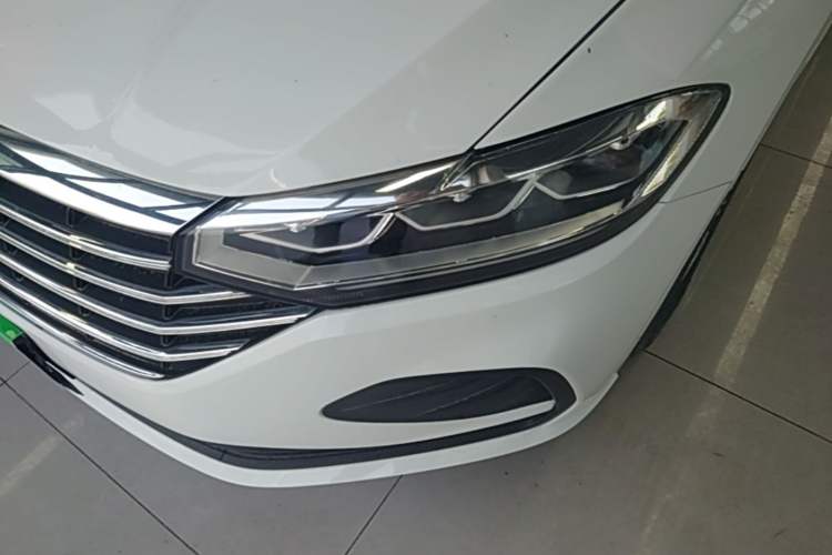 Used Volkswagen Lavida 2023 1.5L Automatic De Yi Edition Left Front Headlight