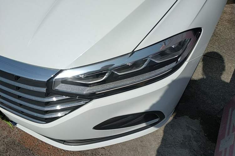 Used Volkswagen Lavida 2023 Revised 1.5L Automatic DeYi Edition Left Front Headlight