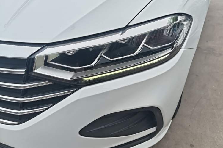 Used Volkswagen Lavida 2023 1.5L Automatic De Yi Edition Left Front Headlight