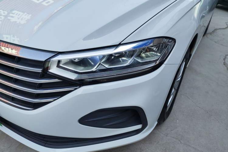Used Volkswagen Lavida 2023 1.5L Automatic De Yi Edition Left Front Headlight