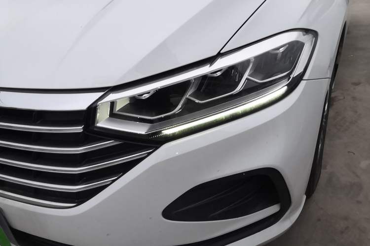 Used Volkswagen Lavida 2023 Revised 1.5L Automatic DeYi Edition Left Front Headlight