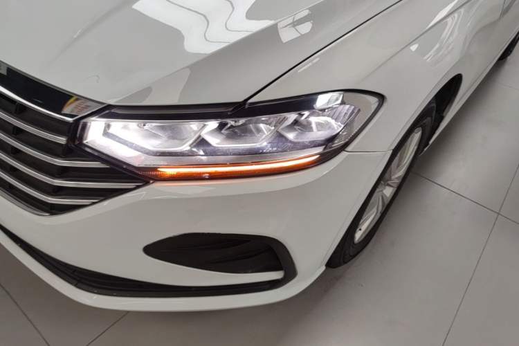 Used Volkswagen Lavida 2023 1.5L Automatic De Yi Edition Left Front Headlight